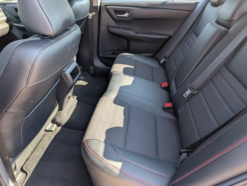 Used 2017 Toyota Camry SE image 11