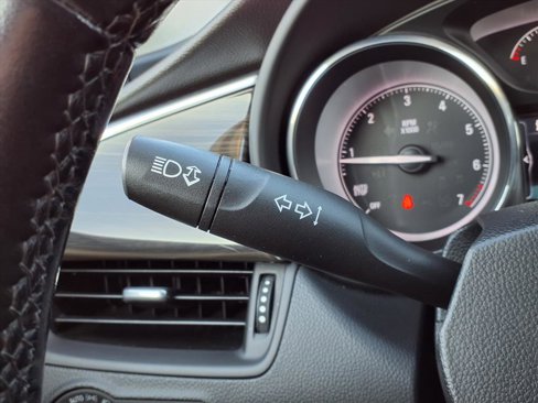 Used 2019 Buick Envision Essence image 12