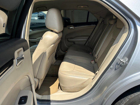 Used 2014 Chrysler 300 image 10