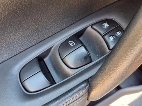Used 2017 Nissan Rogue S w/ S Appearance Package image 17