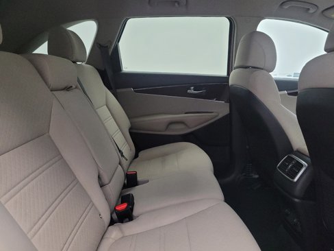 Used 2017 Kia Sorento LX image 19