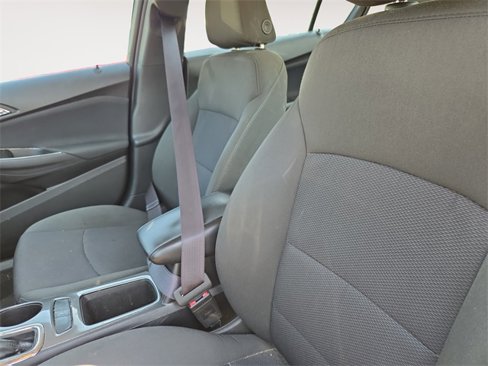 Used 2017 Chevrolet Cruze LT image 12