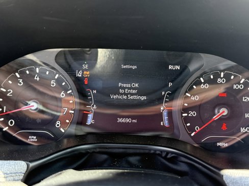 Used 2024 Jeep Compass Latitude image 15