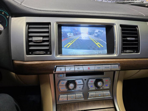 Used 2014 Jaguar XF 3.0 image 24