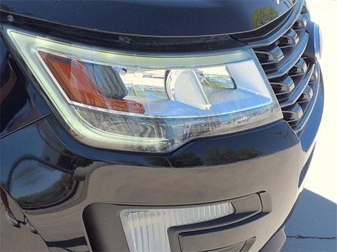 Used 2017 Ford Explorer XLT w/ Equipment Group 202A image 13