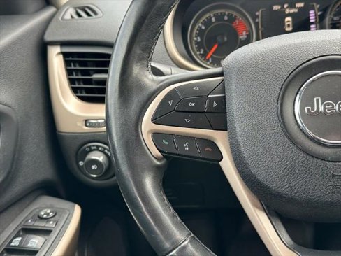 Certified 2018 Jeep Cherokee Latitude image 8