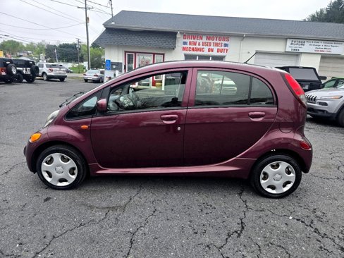 Used 2012 Mitsubishi i SE image 7