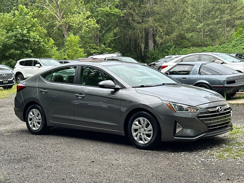 Used 2019 Hyundai Elantra SE image 1