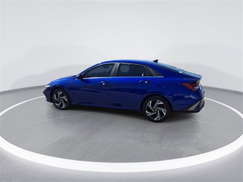 Used 2024 Hyundai Elantra SEL w/ Convenience Package image 6