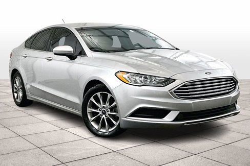 Used 2017 Ford Fusion SE w/ Fusion SE Technology Package image 3