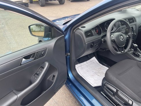 Used 2016 Volkswagen Jetta S image 14