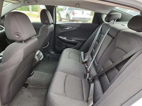 Used 2024 Chevrolet Malibu LT image 9