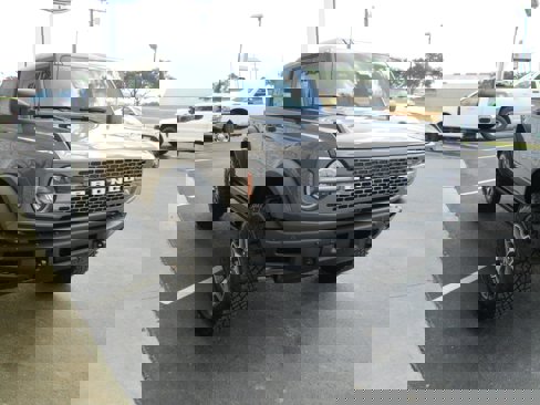 New 2025 Ford Bronco Badlands image 9