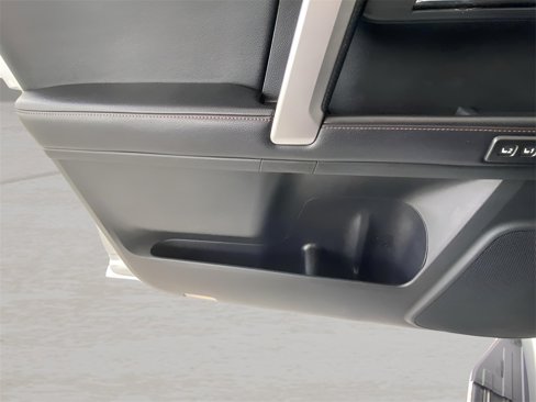 Used 2016 Toyota 4Runner Limited image 15