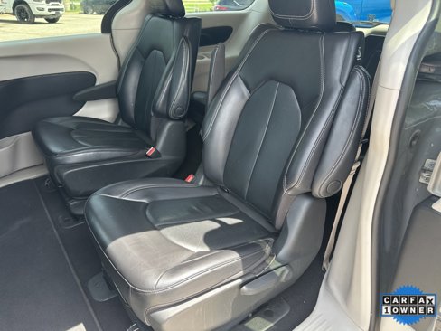 Used 2022 Chrysler Pacifica Touring-L image 44