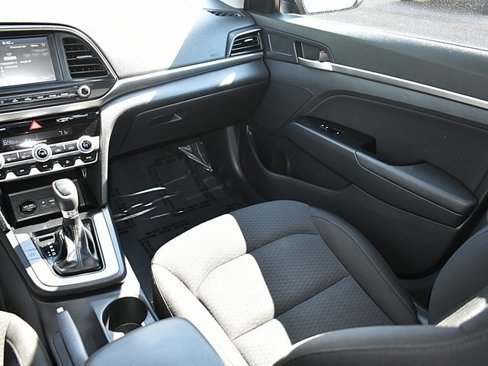 Used 2020 Hyundai Elantra SEL image 25