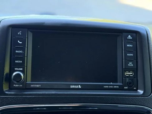 Used 2018 Dodge Grand Caravan SE w/ UConnect Hands-Free Group image 12
