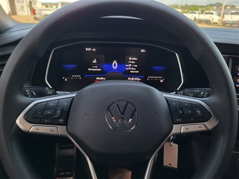 Used 2023 Volkswagen Jetta Sport image 12