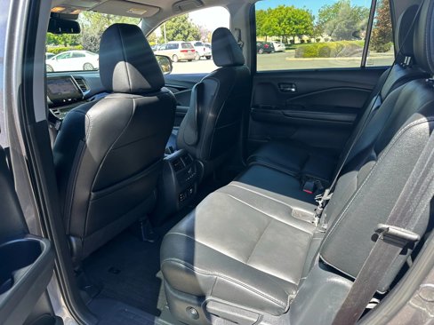 Used 2018 Honda Pilot Touring image 14