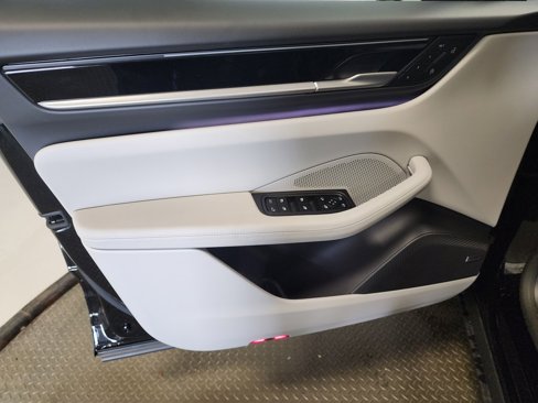 New 2025 Porsche Macan 4S Electric image 6
