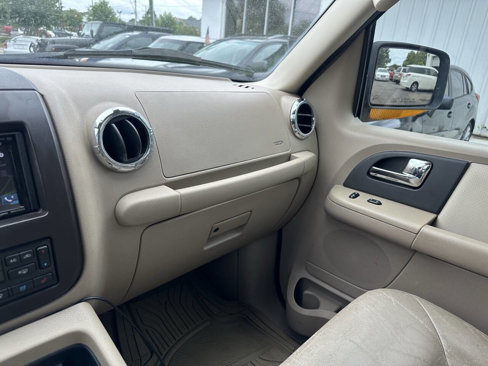 Used 2005 Ford Expedition Eddie Bauer image 16