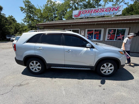 Used 2013 Kia Sorento LX image 3