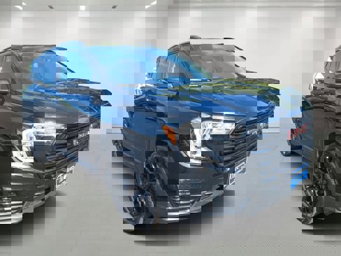 Used 2022 GMC Terrain SLE w/ Driver Convenience Package image 2