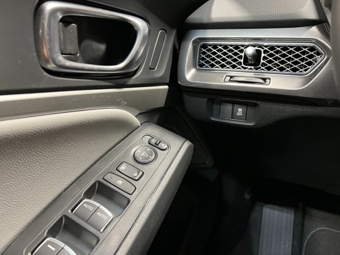 New 2025 Acura Integra image 17