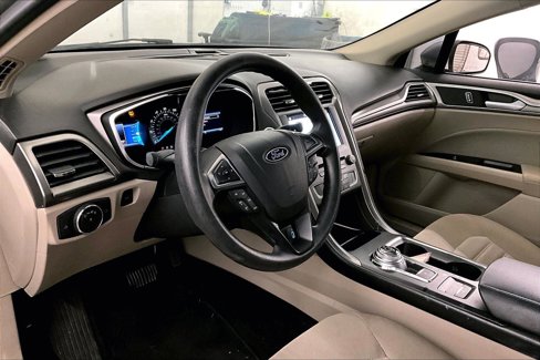 Used 2017 Ford Fusion SE w/ Fusion SE Technology Package image 13