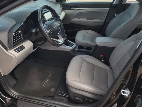 Used 2020 Hyundai Elantra Limited image 17