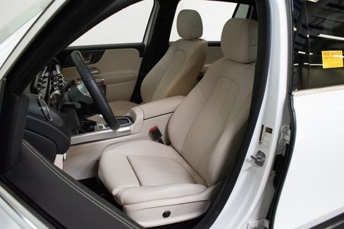 Used 2024 Mercedes-Benz GLB 250 4MATIC image 21