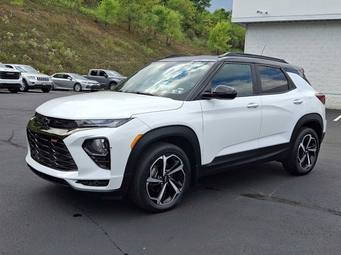 Certified 2021 Chevrolet TrailBlazer RS w/ Sun and Liftgate Package image 3