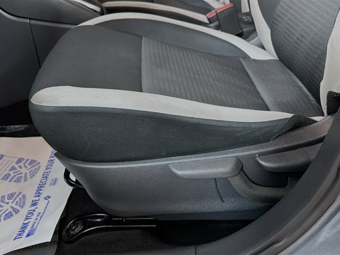 Used 2021 Nissan Versa SV image 18
