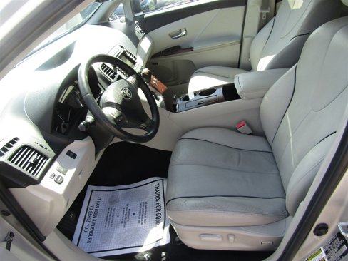 Used 2010 Toyota Venza AWD image 15