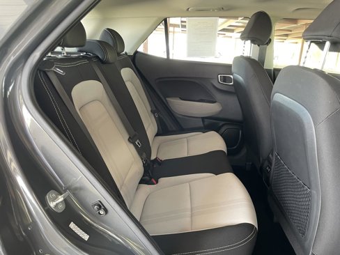 Used 2024 Hyundai Venue SEL image 33