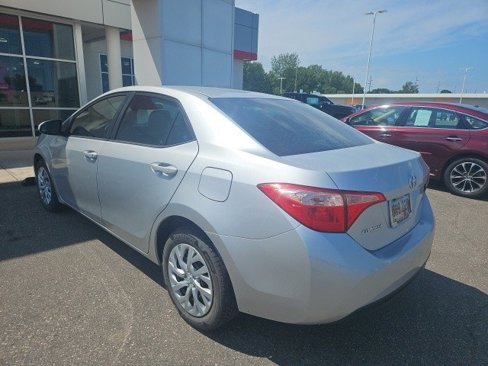 Used 2018 Toyota Corolla LE image 4