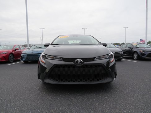 Used 2022 Toyota Corolla LE image 4