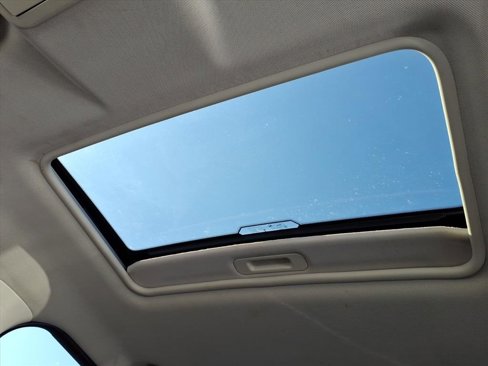 Used 2018 Ford EcoSport SE w/ SE Convenience Package image 4