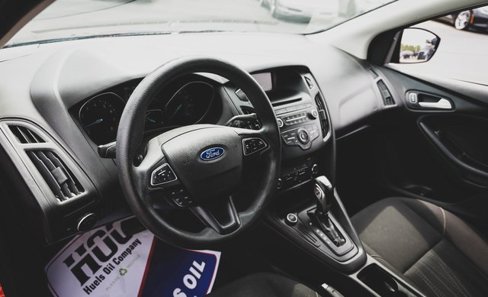 Used 2016 Ford Focus SE image 2