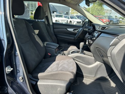 Used 2016 Nissan Rogue S w/ Appearance Package image 26