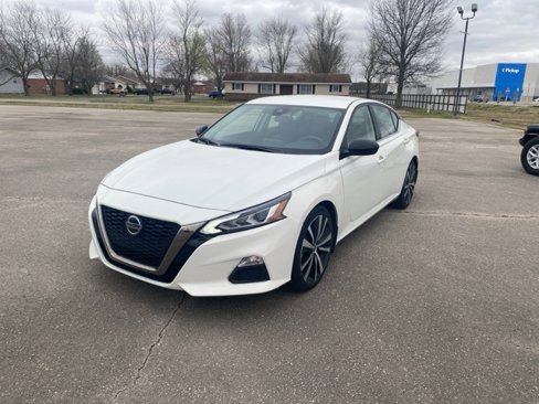Used 2022 Nissan Altima 2.5 SR image 2