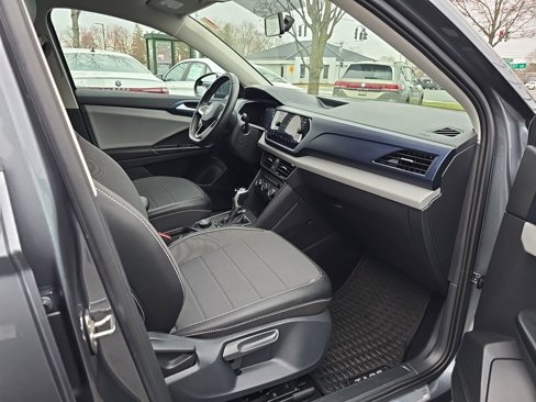 Certified 2022 Volkswagen Taos SE image 15