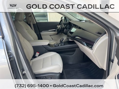Certified 2023 Cadillac XT4 Luxury w/ Cold Weather Package image 7
