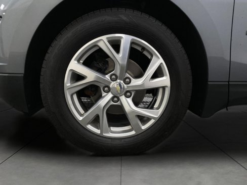 Used 2018 Chevrolet Equinox Premier image 12