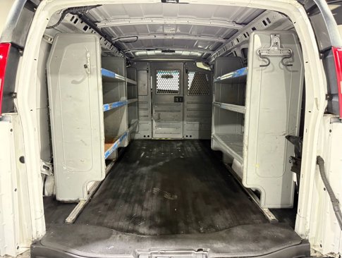 Used 2018 Chevrolet Express 3500 image 20