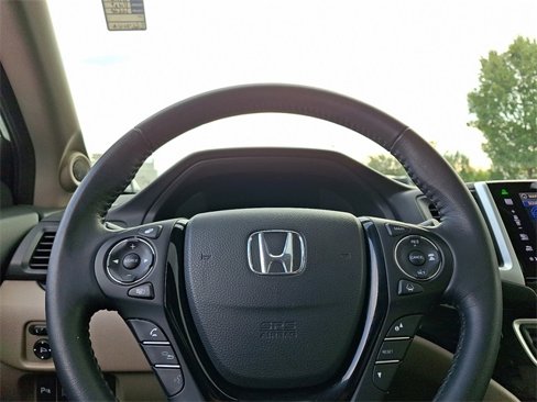Used 2016 Honda Pilot Touring image 20