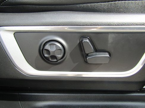 Used 2019 RAM 1500 Laramie image 35