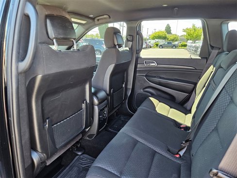 Used 2021 Jeep Grand Cherokee Laredo image 24