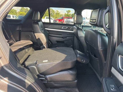 Used 2017 Ford Explorer XLT w/ Equipment Group 202A image 21