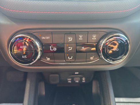 Used 2021 Chevrolet TrailBlazer RS w/ Technology Package image 26